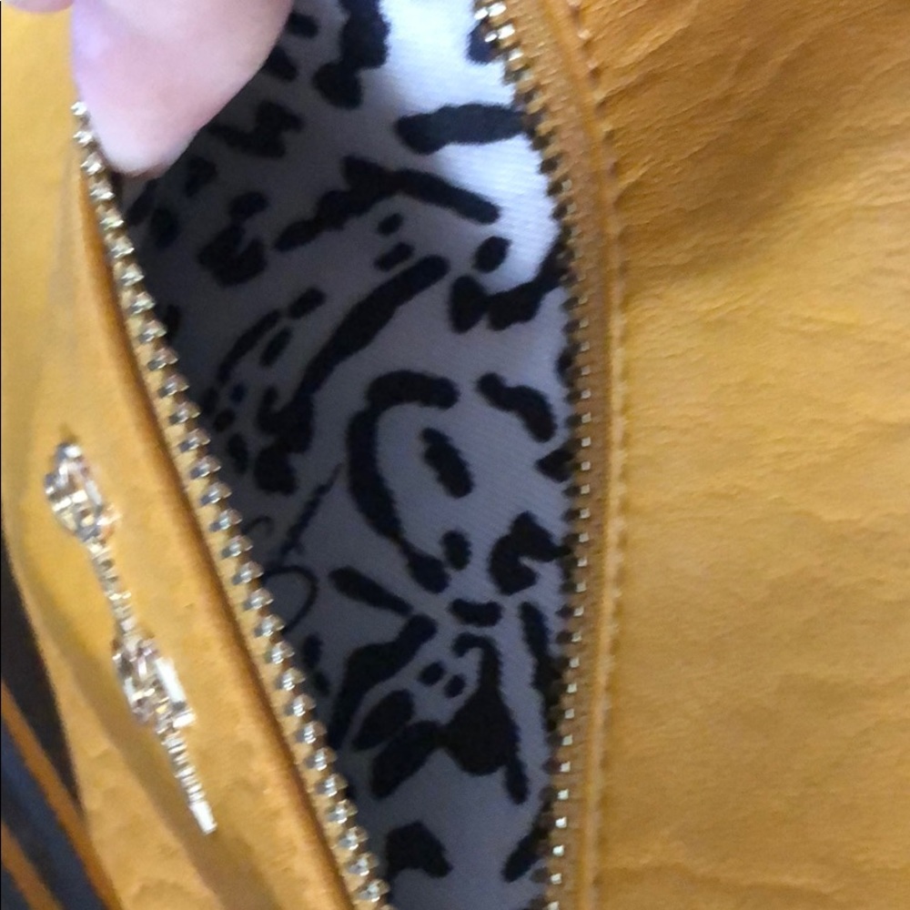 Yellow Handbag - Picture 3 of 4